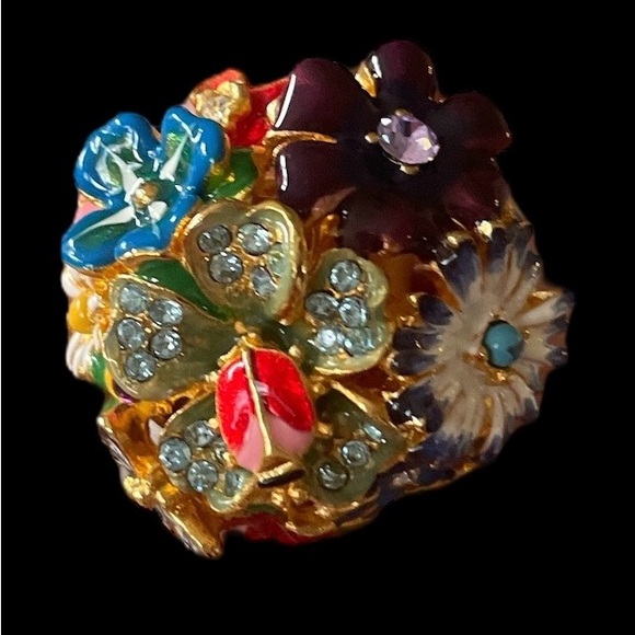 Kenneth Jay Lane “Garden Party” Adjustable Ring - Picture 2 of 10